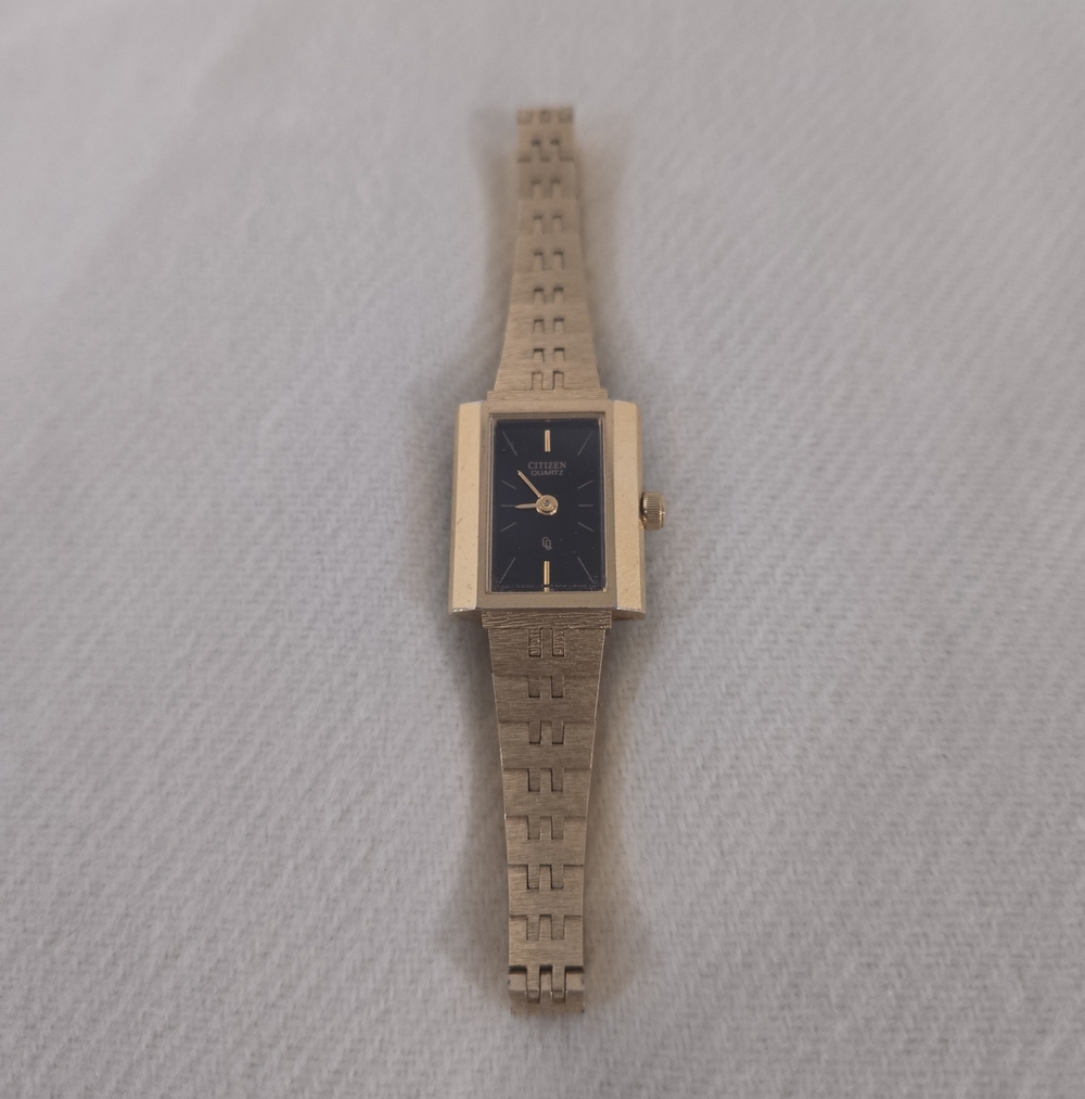 Vintage Citizen Quartz Gold Tone Watch Bracelet Old Hollywood Glam Dainty